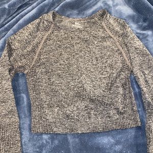 Long sleeve cropped shirt